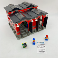 10027 Train Engine Shed (U)