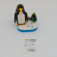 40498 Christmas Penguin (U)