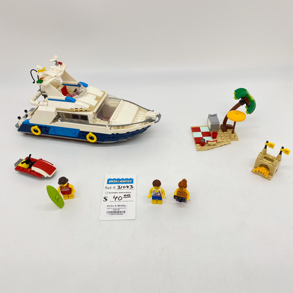 31083 Cruising Adventures (U)