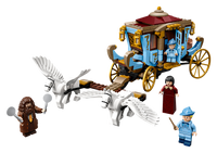 75958 Beauxbaton's Carriage: Arrival at Hogwarts