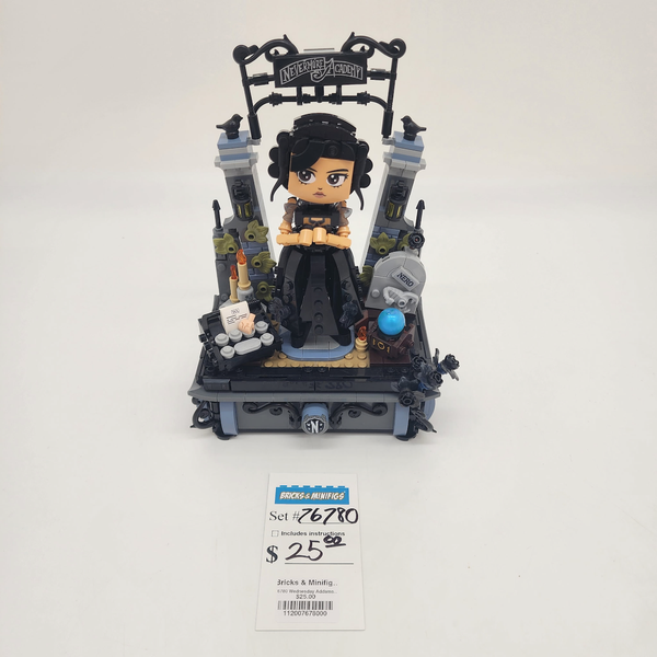 76780 Wednesday Addams Figure (U)