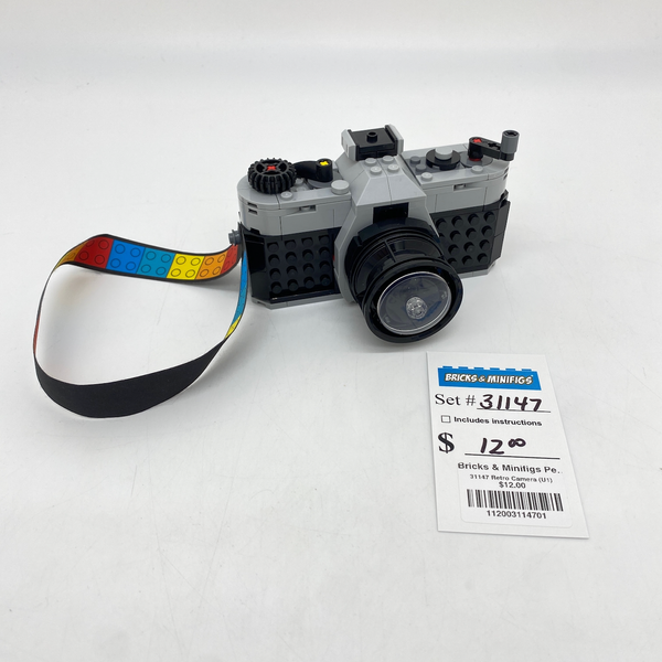 31147 Retro Camera (U1)