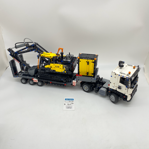 42175 Volvo FMX Truck & EC230 Electric Excavator (U)