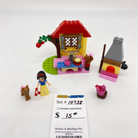 10738 Snow White's Forest Cottage (U)