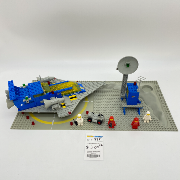 928 Space Cruiser and Moonbase (U)