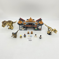 76961 Visitor Center: T. rex & Raptor Attack (U)
